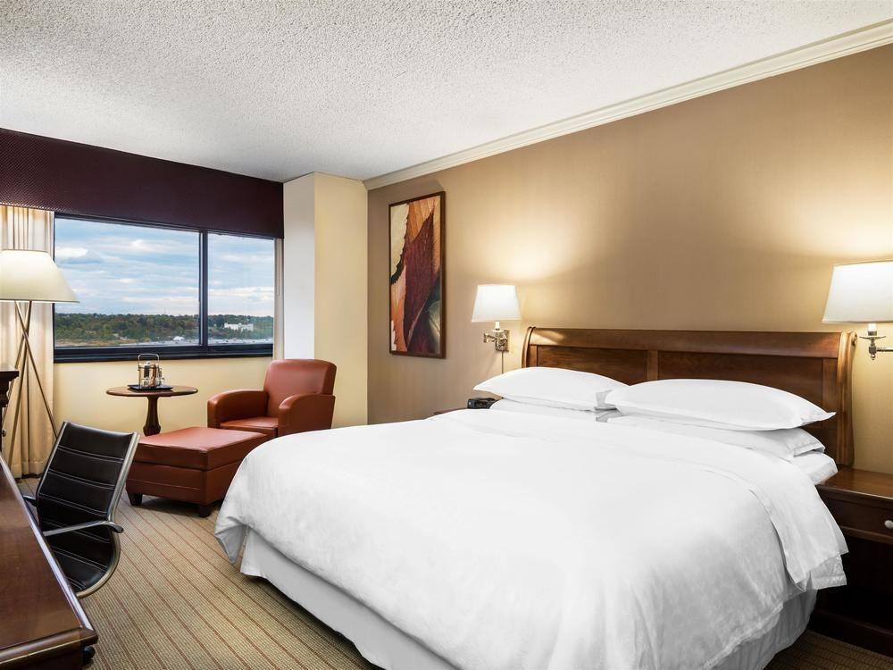 Sheraton Edison Buitenkant foto