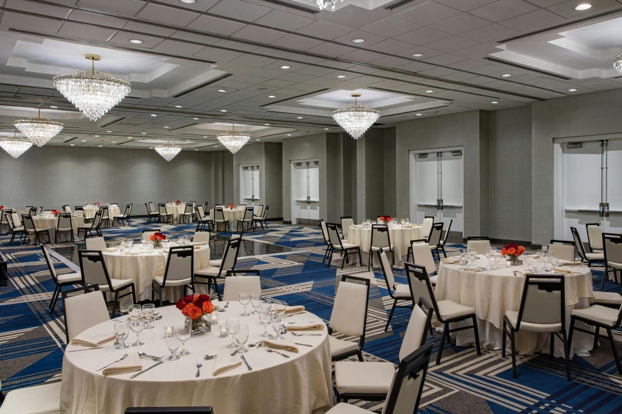 Sheraton Edison Buitenkant foto
