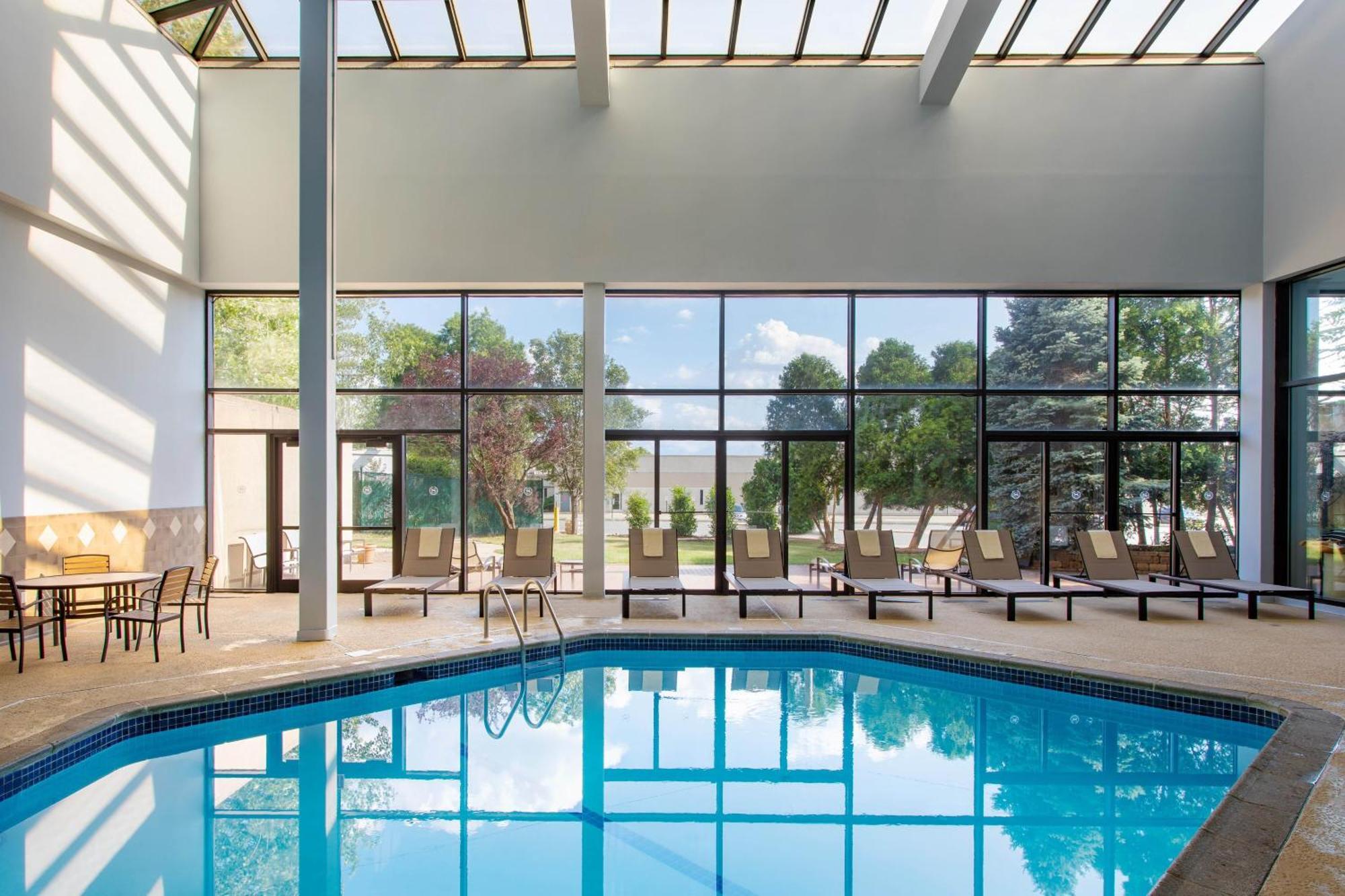 Sheraton Edison Buitenkant foto
